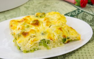 Цветная капуста и брокколи, запеченные под сливочным соусом