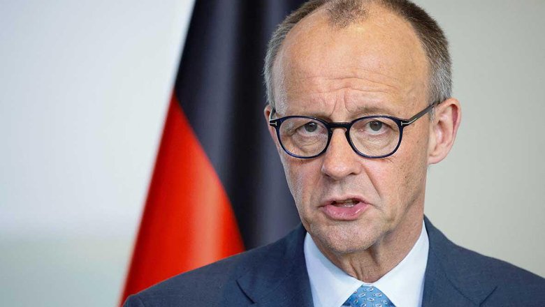 Канцлер ФРГ выступил против ускоренного вступления Украины в ЕС