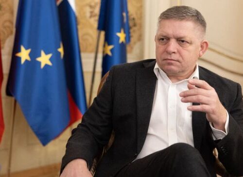 Литва и Латвия объявили Фицо, что не пустят его самолет в Москву