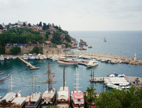 Где отдохнуть на море в октябре