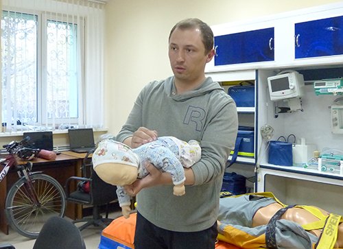 Новости · Человек подавился. Первая помощь