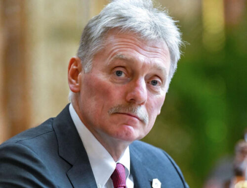 Песков: Россия намерена продолжать контакты с Венгрией