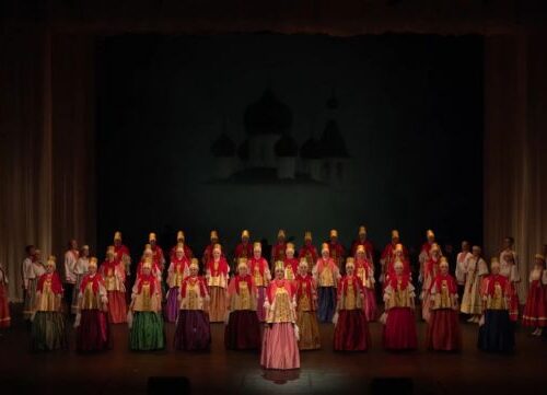 Путин поздравил со 100-летним юбилеем легендарный хоровой коллектив