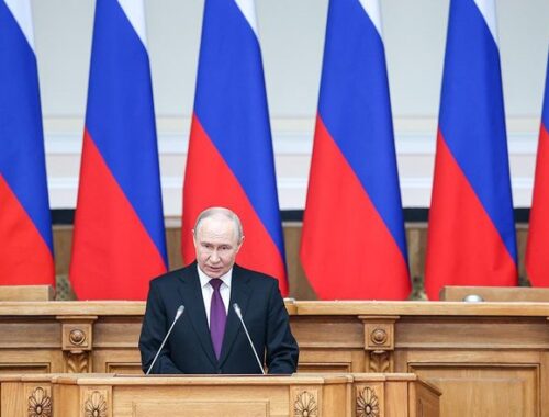 Путин заявил о сплоченности российского народа перед угрозами