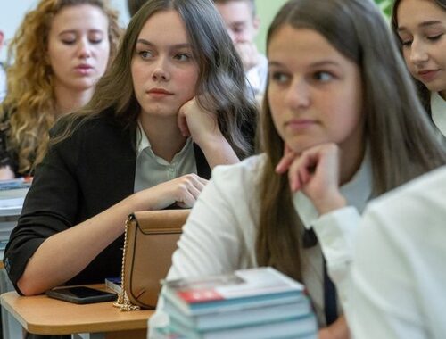 Россияне хотят покупать дополнительные баллы на ЕГЭ: вот сколько готовы заплатить