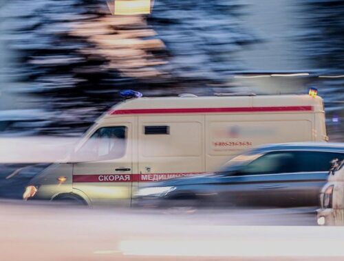 В МЧС сообщили, что из-за непогоды погибли три человека, включая ребёнка