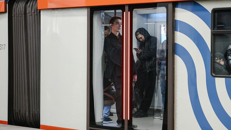 В Москве встали поезда на Сокольнической линии метро