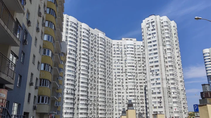 «Все в системе заинтересованы»: Кто же виноват в запредельной стоимости квартир для русских