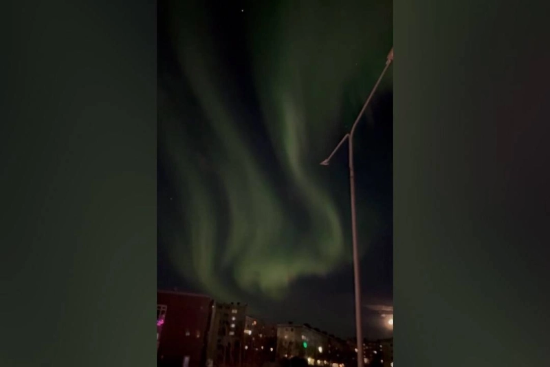 Жители северо-запада России любуются полярным сиянием