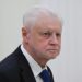 Миронов предложил давать молодоженам оплачиваемый отпуск