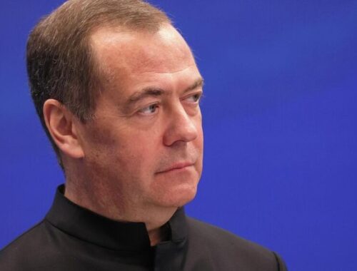 Медведев: россияне, сражаясь в СВО, продолжают дело поколения победителей