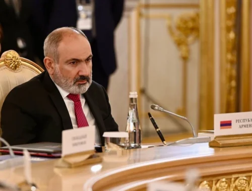 Пашинян заявил, что «маленькая» Армения не намерена спорить с Россией