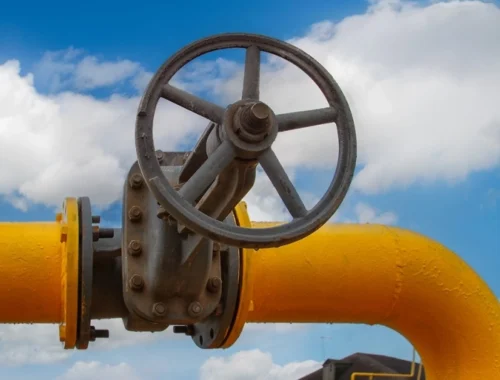 Стоимость нефти Brent впервые с 5 мая превысила 0 за баррель Стоимость нефти Brent впервые с 5 мая превысила 0 за баррель