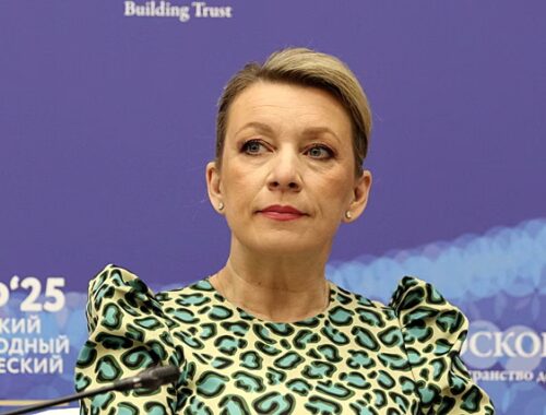 Захарова призвала граждан Армении самим спасти свою страну