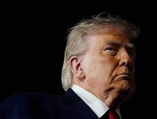 Трамп пообещал «выбомбить все дерьмо» из Ирана