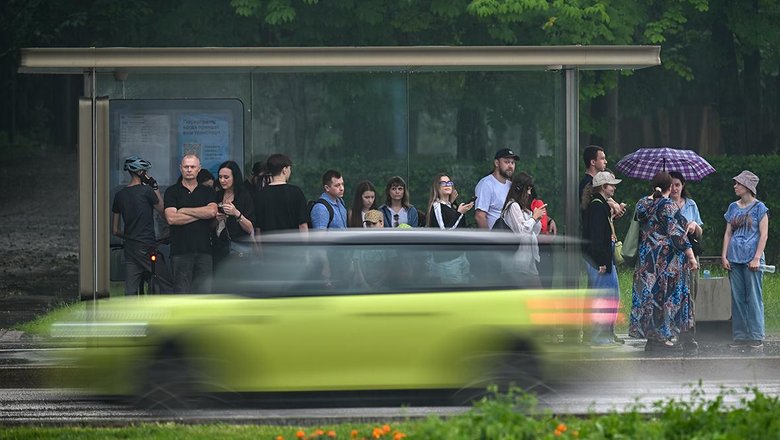 Москвичей предупредили о корректировке движения транспорта из-за ливня