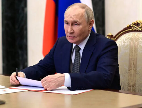 Путин подписал закон об аресте имущества уехавших за рубеж россиян: что изменится с 1 сентября