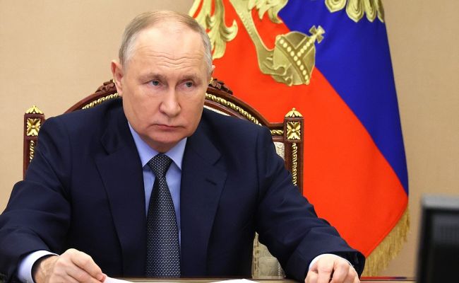 Путин: Топливо есть, а на АЗС очереди. Нужны системные меры!