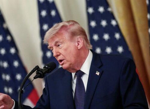 Трамп опять хвастается ударами по Ирану и грозит всех уничтожить