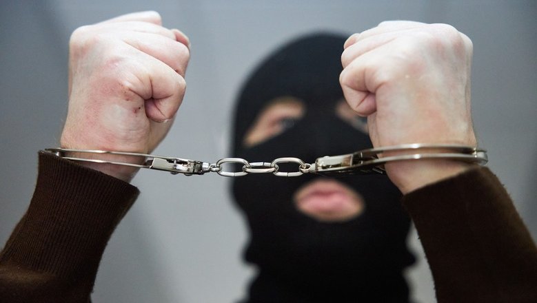 В Германии неизвестный напал на посетителей ресторана и взял в заложники детей: с мужчиной ведут переговоры