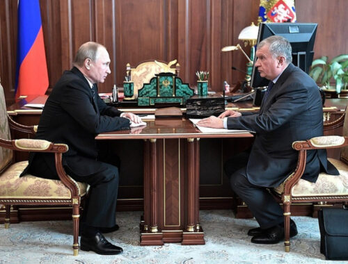 «Вся нефть продана»: Сечин заявил об исчерпании объемов «Роснефти» и предложил Путину новые правила рынка «Вся нефть продана»: Сечин заявил об исчерпании объемов «Роснефти» и предложил Путину новые правила рынка