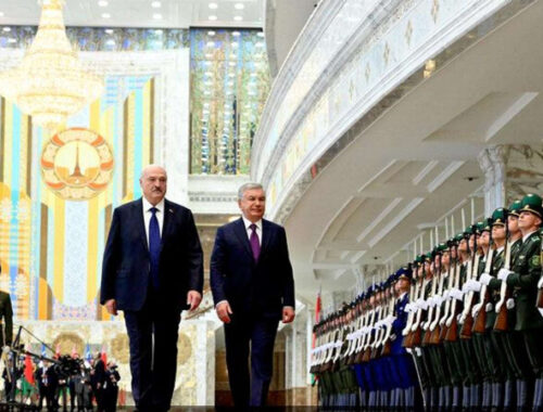Лукашенко рассказал, ради чего Мирзиеев приехал в Беларусь