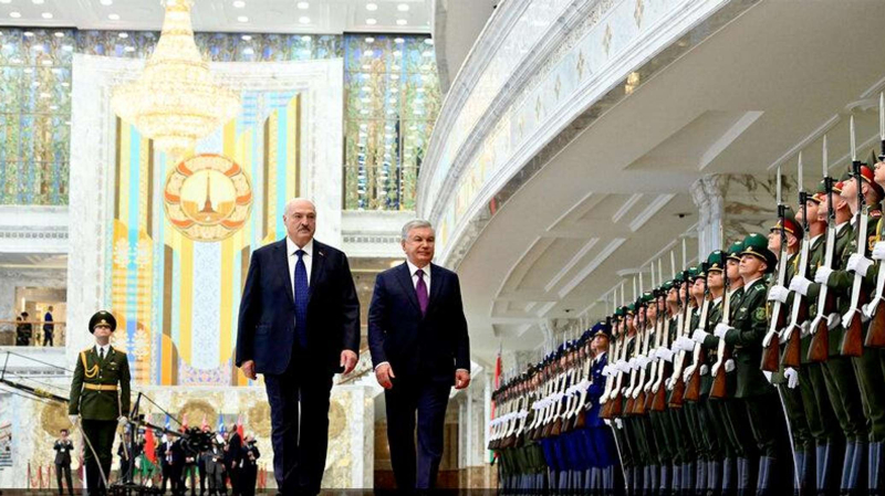 Лукашенко рассказал, ради чего Мирзиеев приехал в Беларусь