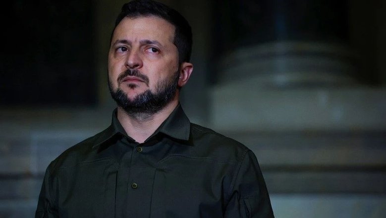 На Украине разнесли Зеленского после визита на похороны Грэма*: «Приехал, посидел в углу, уехал»
