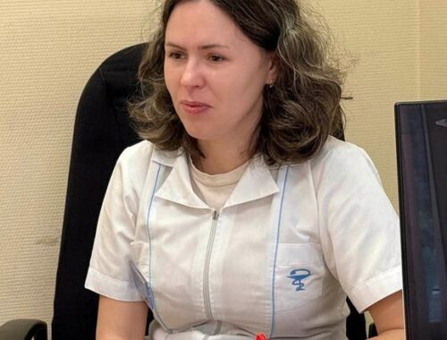 В поселке Сосново Ленинградской области прошла акция «Врачи — героям»