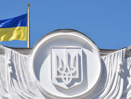 Мать военнослужащего ВСУ избили на Украине за русский язык