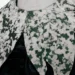 Оно живое! В Китае сшили платье из гриба кордицепс военный, способное латать на себе дырки