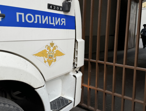 В Ленобласти силовики накрыли закрытый музфест и задержали около 100 человек